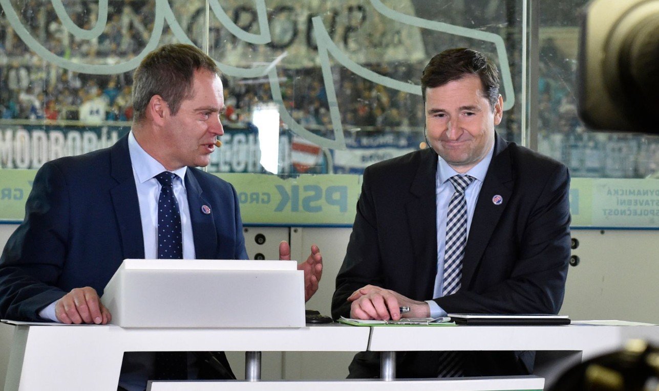 Komentátoři na MS v hokeji 2025: Kompletní průvodce vysíláním ČT sport 🎙️